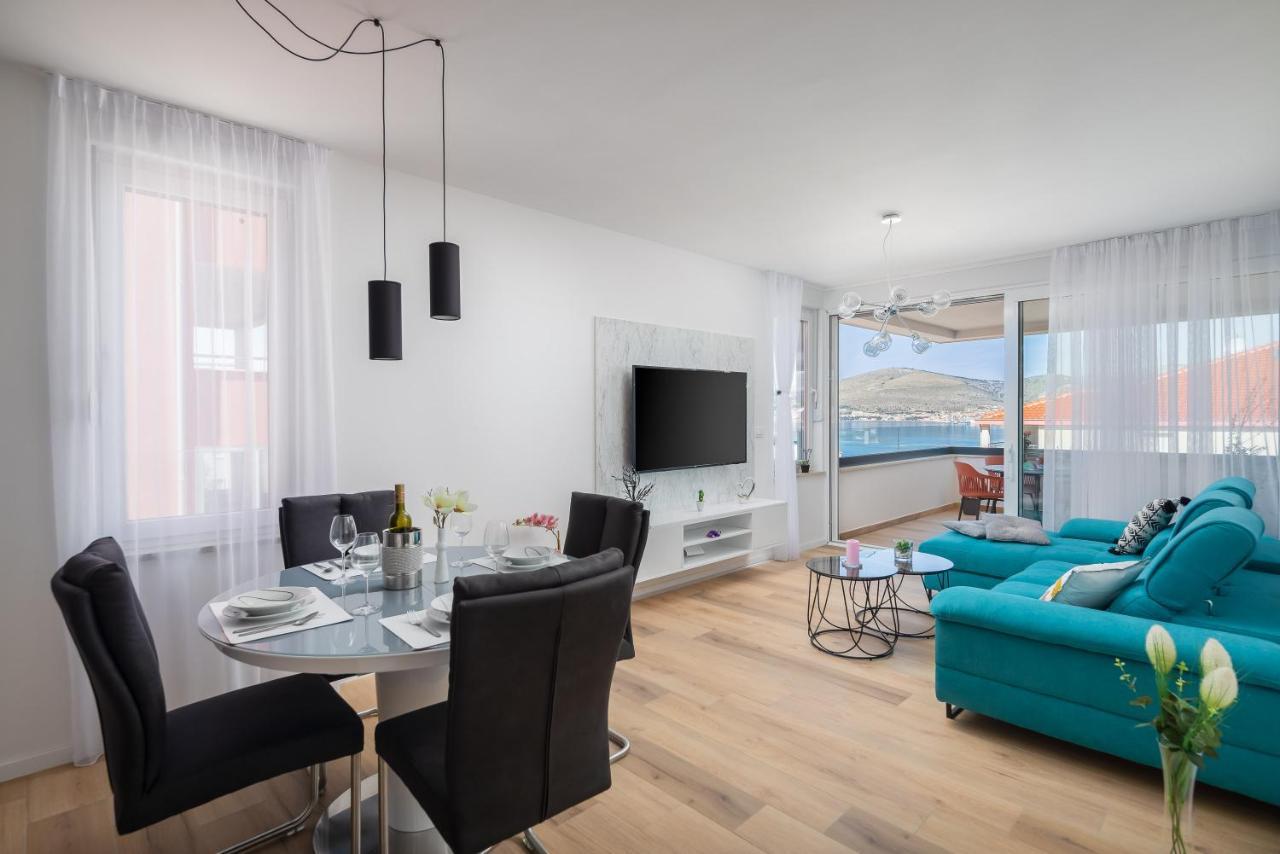 Apartment Alegria In Okrug With Heated Pool, Sea View, Jacuzzi, Wifi Трогір Екстер'єр фото