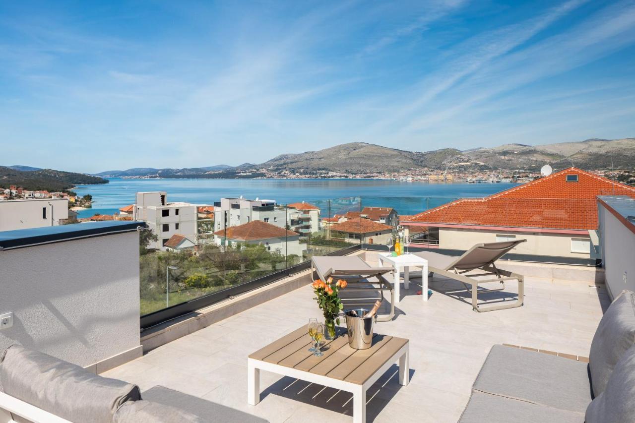 Apartment Alegria In Okrug With Heated Pool, Sea View, Jacuzzi, Wifi Трогір Екстер'єр фото
