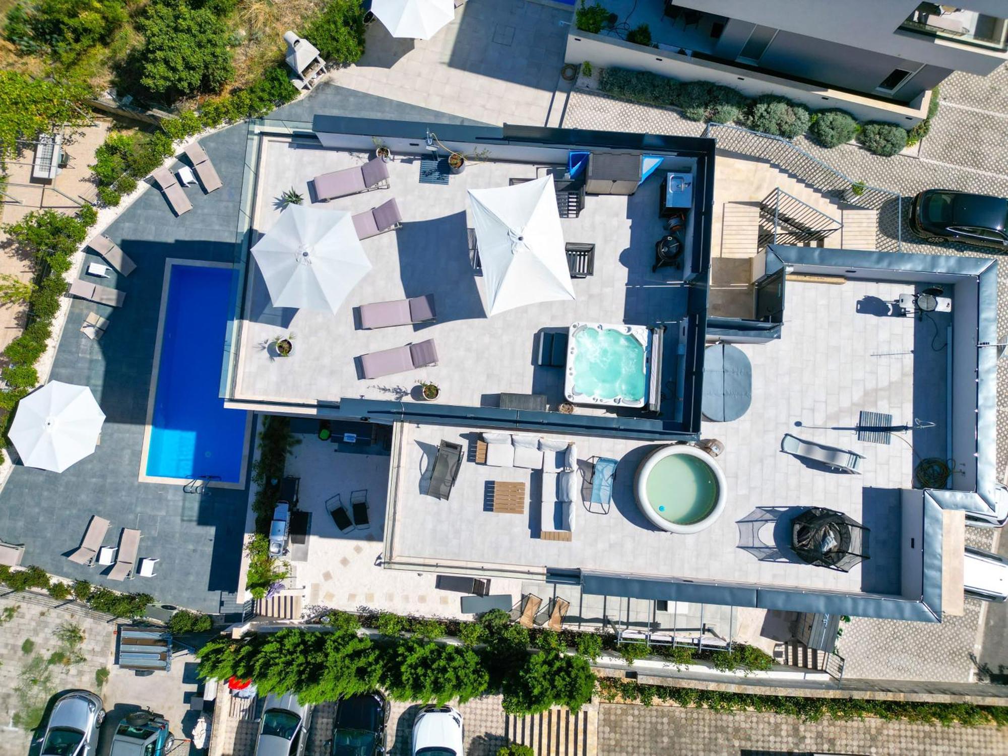 Apartment Alegria In Okrug With Heated Pool, Sea View, Jacuzzi, Wifi Трогір Екстер'єр фото