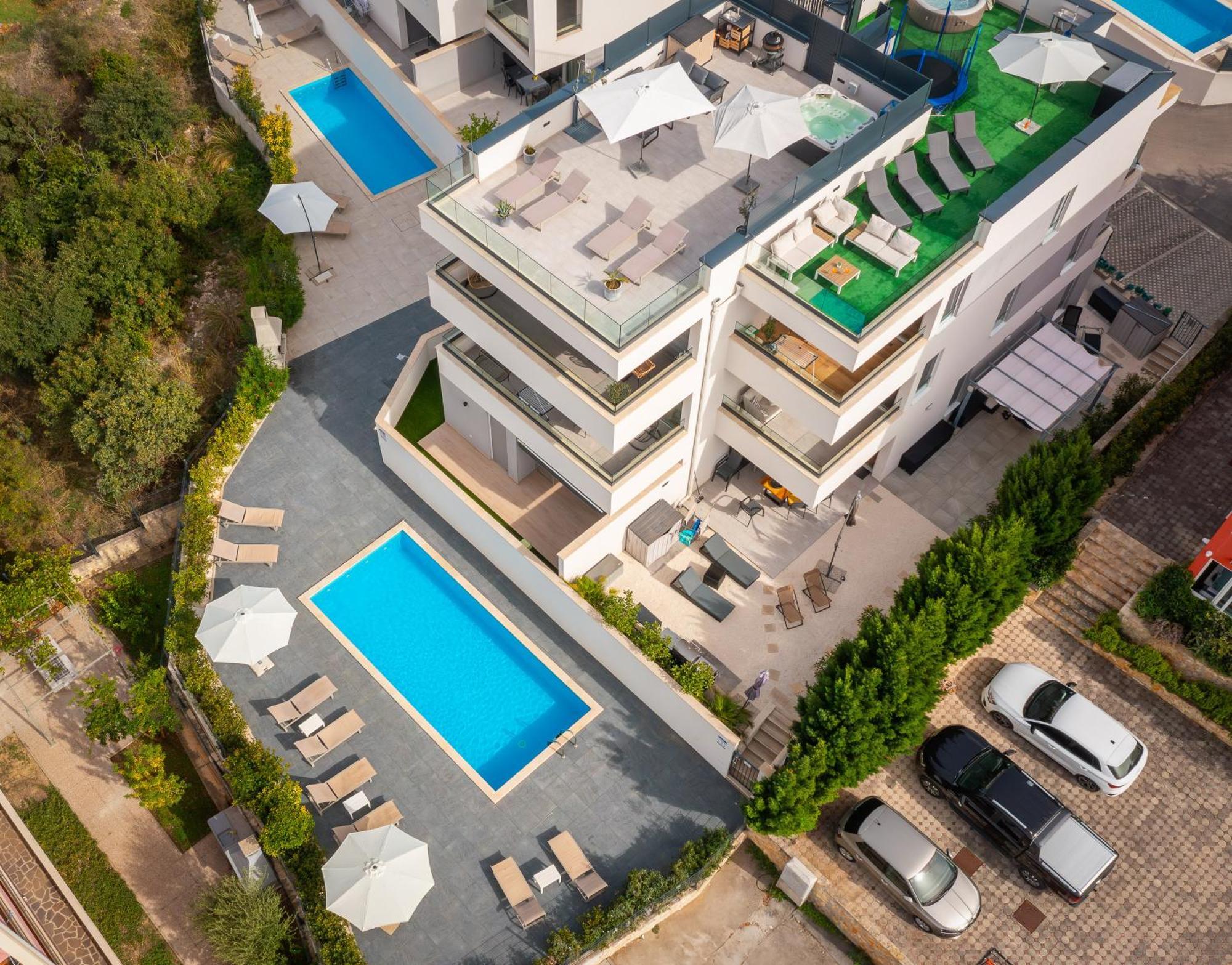 Apartment Alegria In Okrug With Heated Pool, Sea View, Jacuzzi, Wifi Трогір Екстер'єр фото